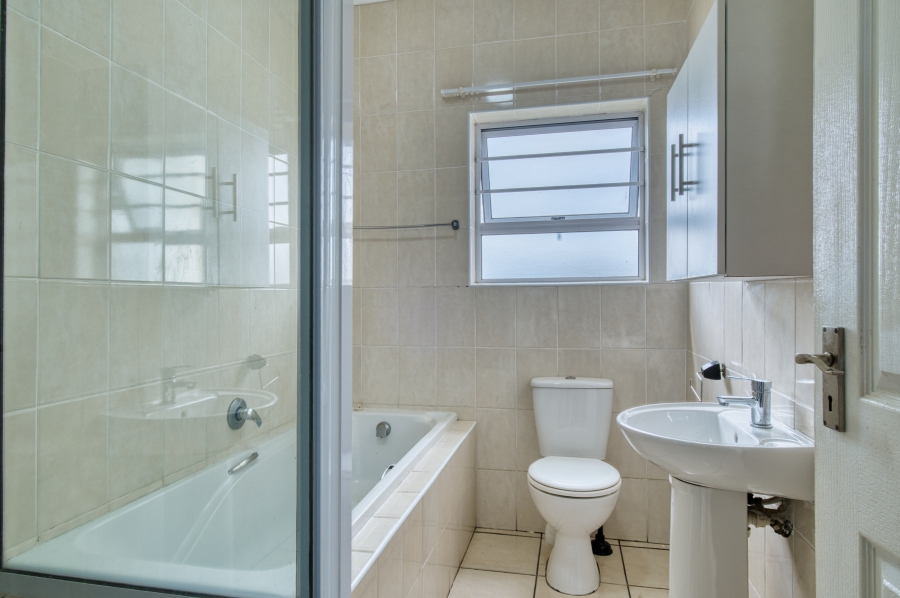 5 Bedroom Property for Sale in Fairview Eastern Cape